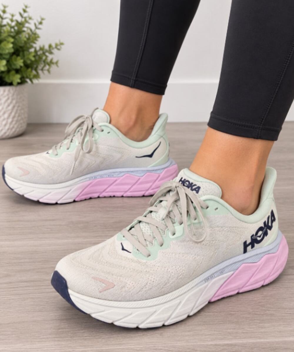 HOKA Arahi 6 Women’s Running Shoes – Size 8B / EU 40 – Mint Pink